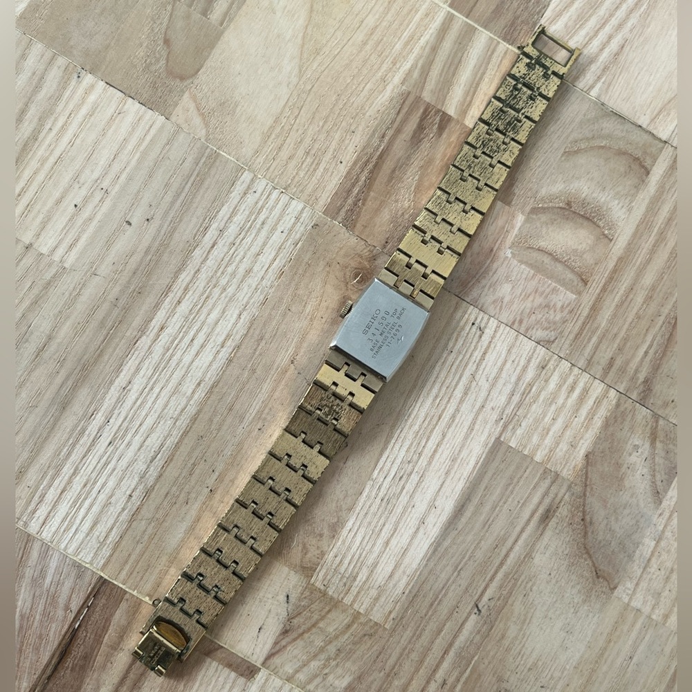 Seiko Rare Vintage Mechanical Winding Ladies Watch Gold Tone Bracelet Red Dial - Picture 10 of 15